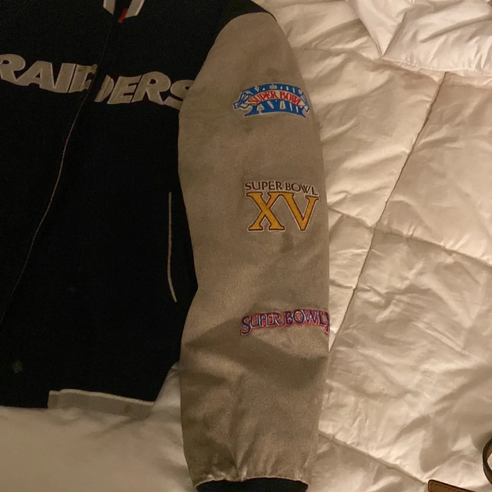 Raiders jacket - Picture 3 of 11